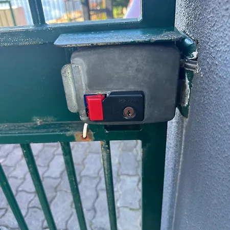 Apartamento And Modern Flat Near Airport