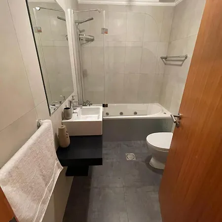 Apartamento And Modern Flat Near Airport