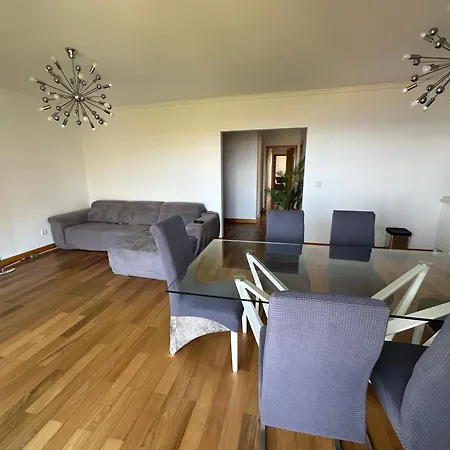Apartment And Modern Flat Near Airport *