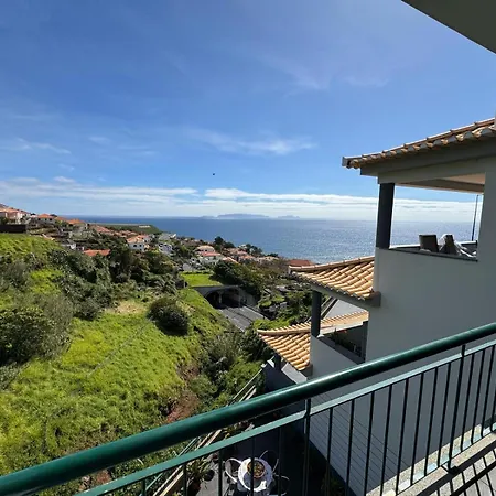 And Modern Flat Near Airport Apartment Santa Cruz (Madeira)