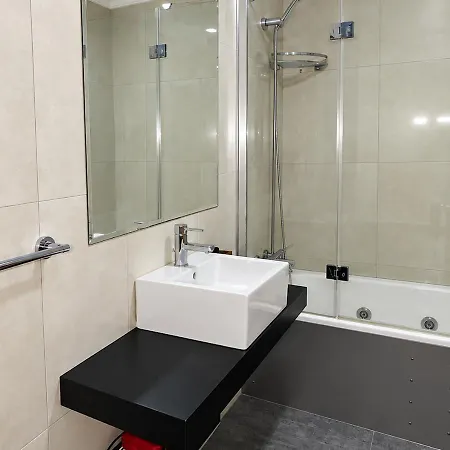 And Modern Flat Near Airport Santa Cruz (Madeira)