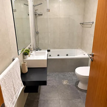 And Modern Flat Near Airport Santa Cruz (Madeira)