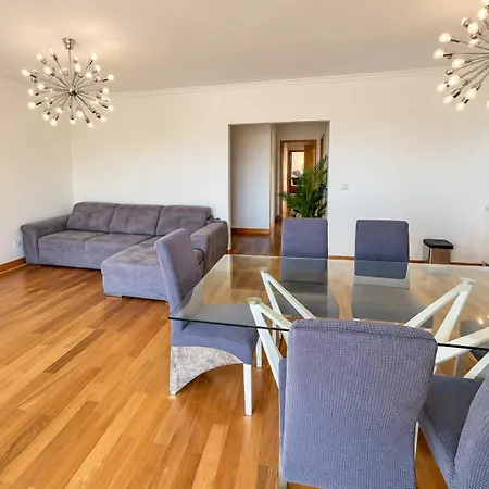 And Modern Flat Near Airport Apartamento *