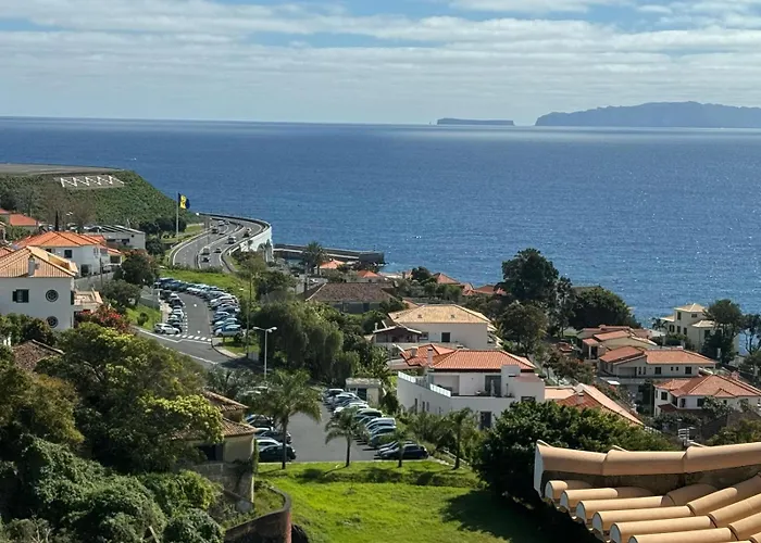 And Modern Flat Near Airport Apartmán